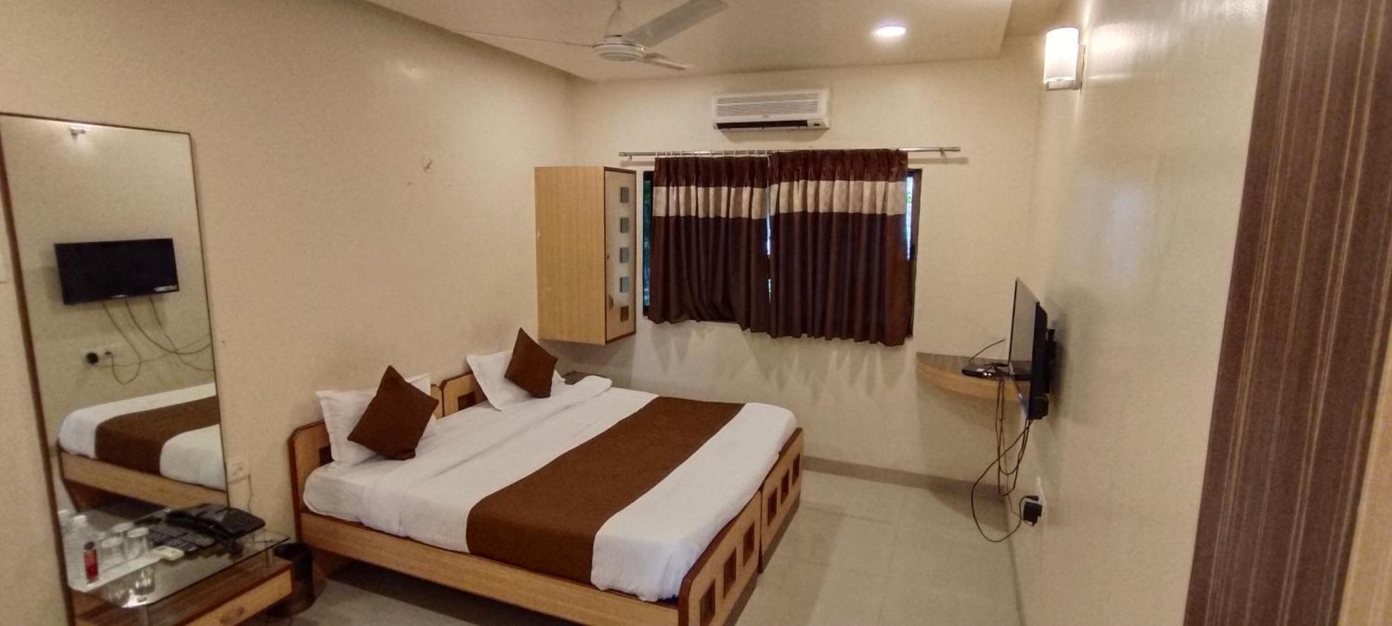 Aquarius Resort Gorhe Khurd エクステリア 写真